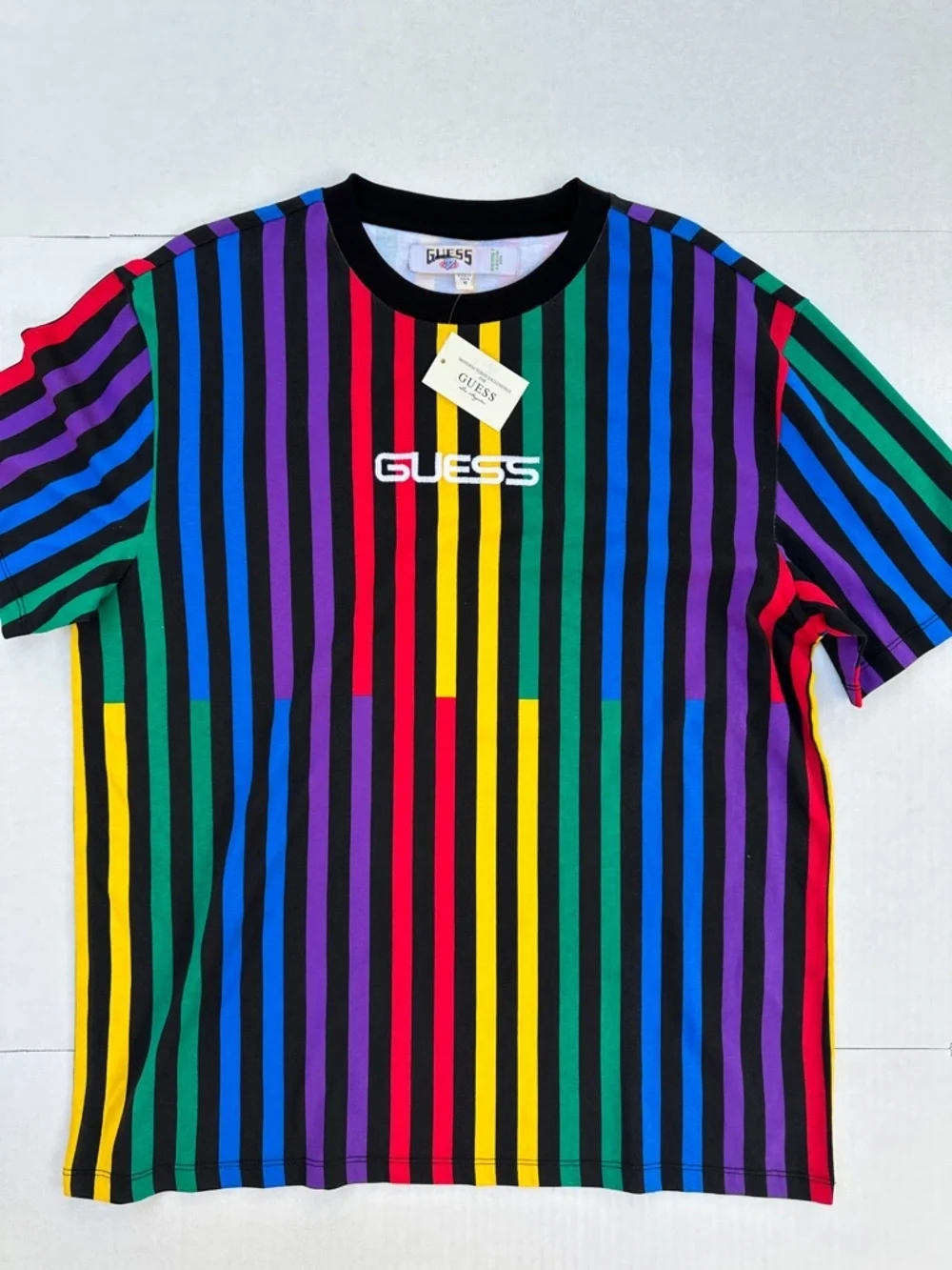 New GUESS Multicolor Vertical Stripe Logo Tee - Black Trim SZ M - Picture 4 of 5